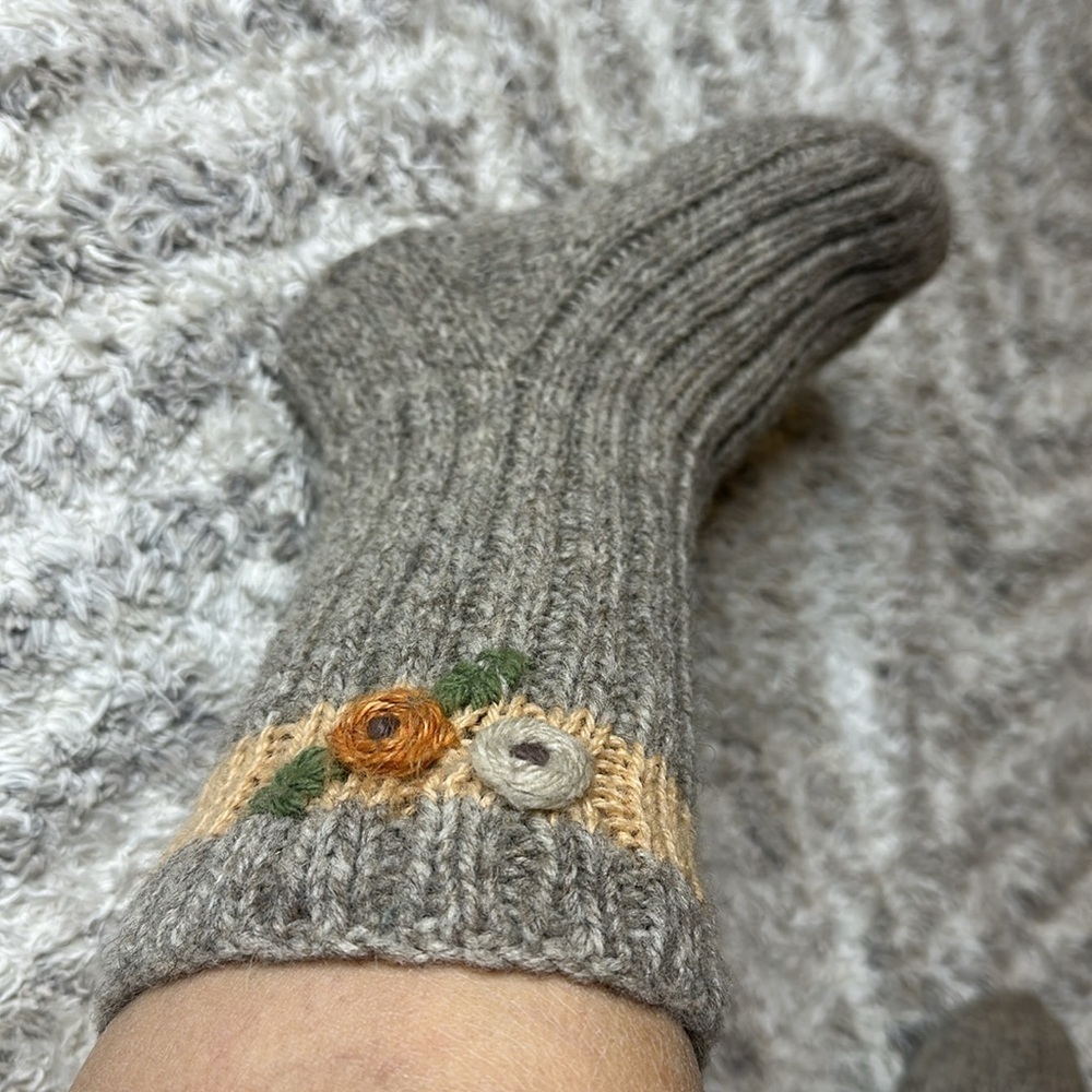 Handmade wool socks, like new size 6-8